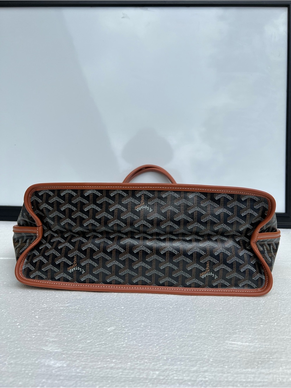 Goyard Tote Bag with Matching Pouch - Picture 16 of 16